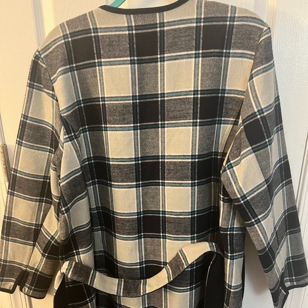Wool wrap jacket - Picture 2 of 5